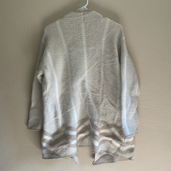 Lucky brand cardigan size large - Picture 4 of 4